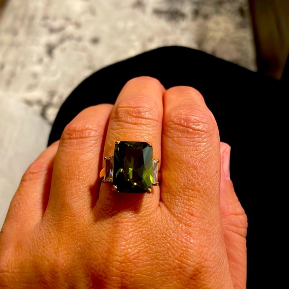 Ladies Emerald and Diamond Fashion Ring - Picture 5 of 9